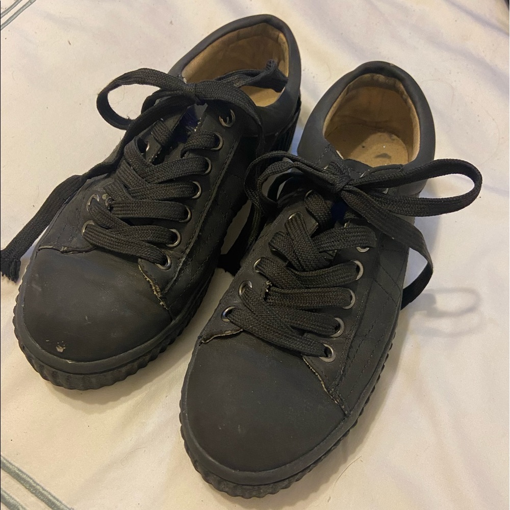 TOETOS New York Black Sneakers